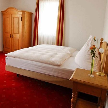 Hotel Zur Eisenbahn Renningen Bagian luar foto