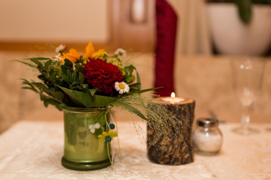 Hotel Zur Eisenbahn Renningen Bagian luar foto