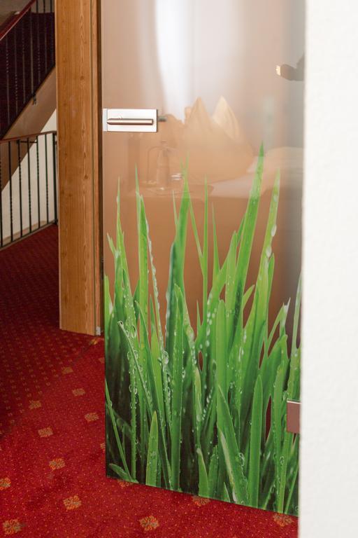 Hotel Zur Eisenbahn Renningen Bagian luar foto