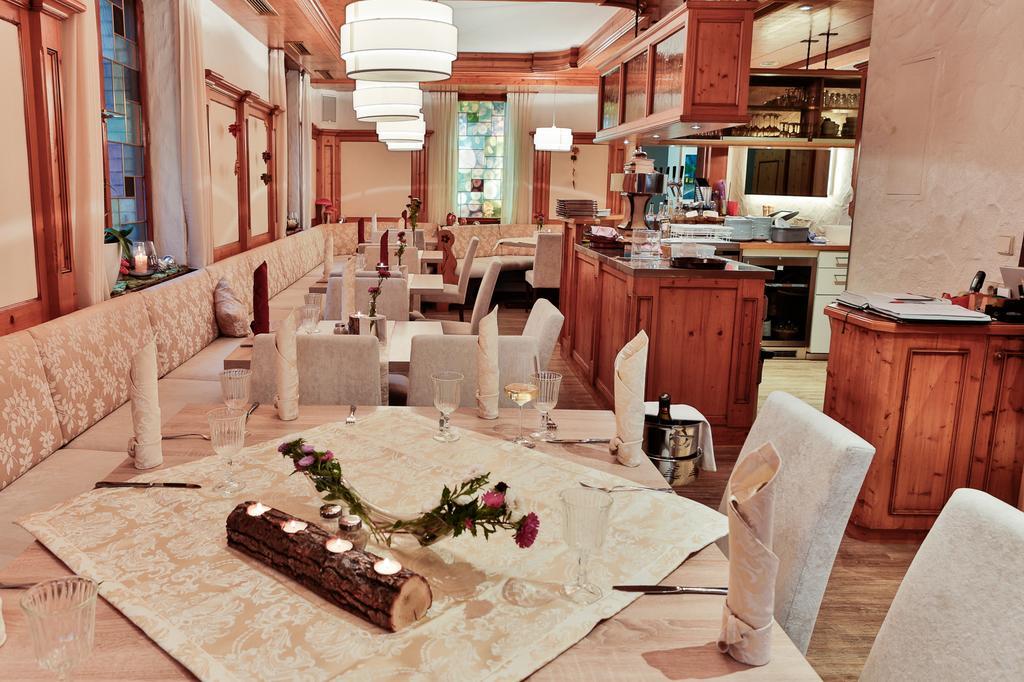 Hotel Zur Eisenbahn Renningen Bagian luar foto